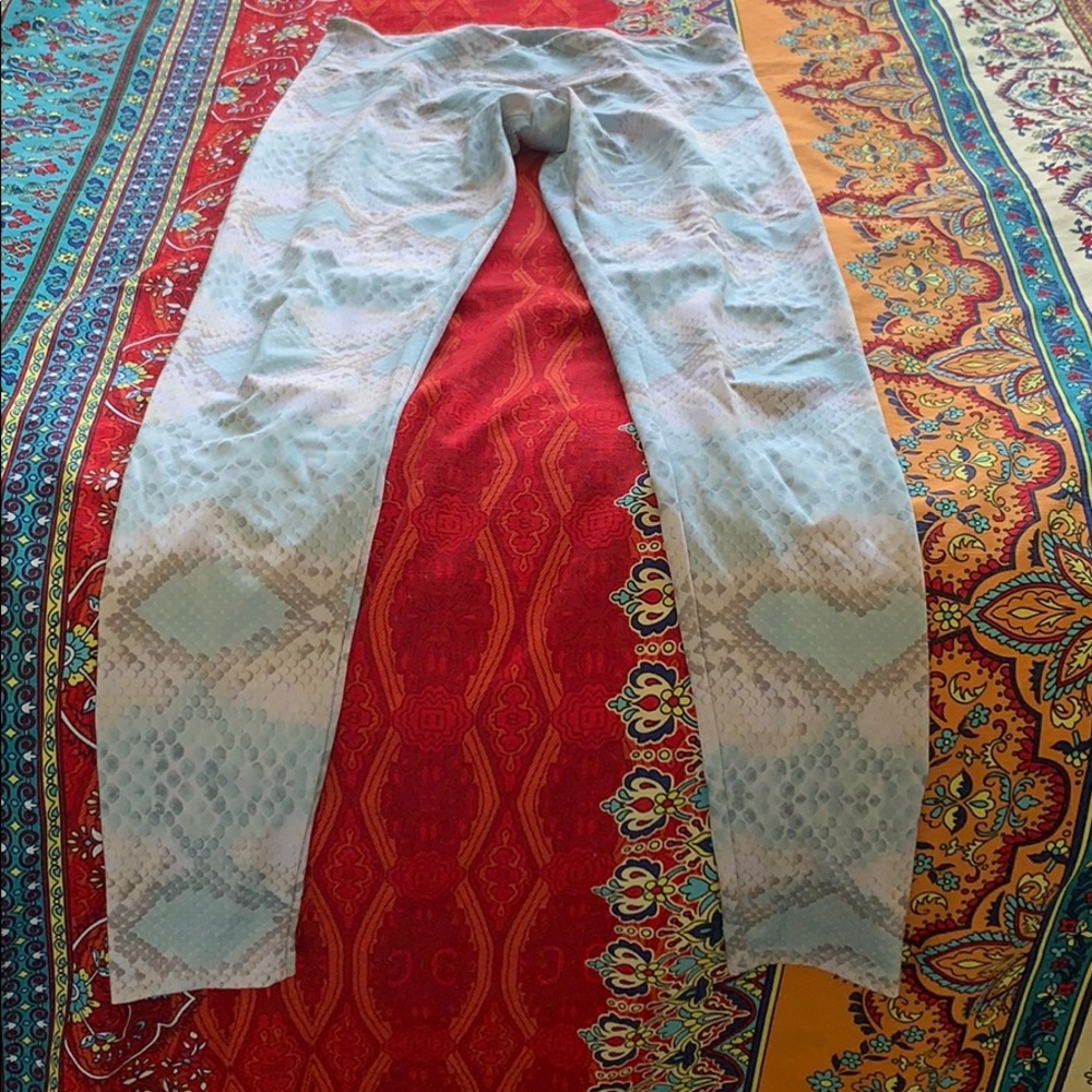 Onzie leggings blue teal snake print